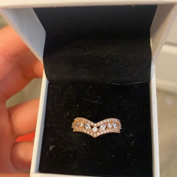 Rose gold Pandora ring brand new only tried on - Picture 1 of 5